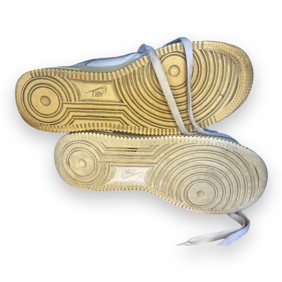 NIKE Air Force 1 Low Top White Sneakers/Shoes, Size 6Y Youth/7.5 Woman's - Picture 6 of 6